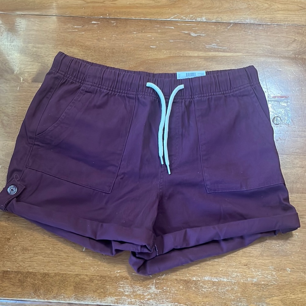 Mid Rise Burgundy Shorts